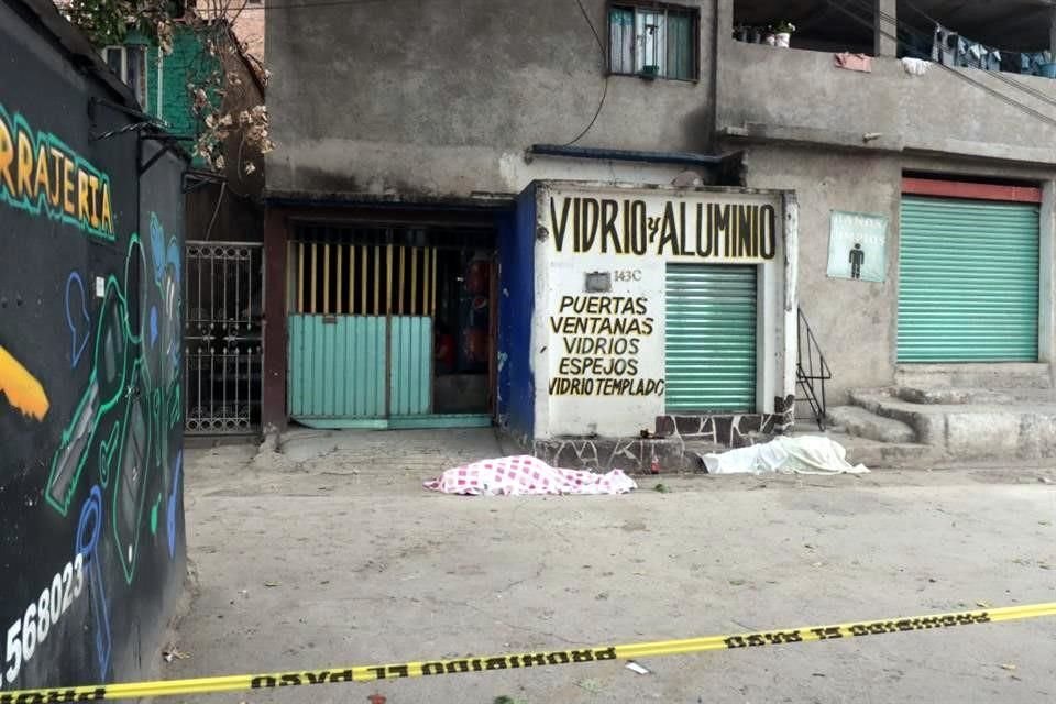 Las víctimas fueron atacadas por sujetos a bordo de un vehículo.