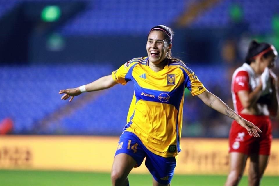 En un partido ríspido, apareció la magia de Lizbeth Ovalle para que Tigres Femenil venciera 2-0 a Chivas.