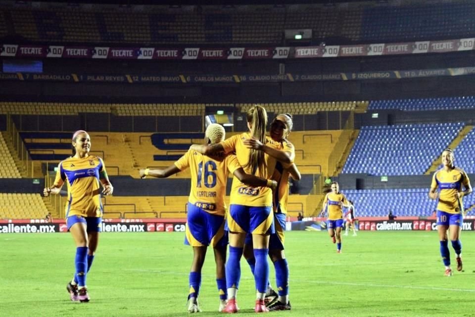 En un partido ríspido, apareció la magia de Lizbeth Ovalle para que Tigres Femenil venciera 2-0 a Chivas.