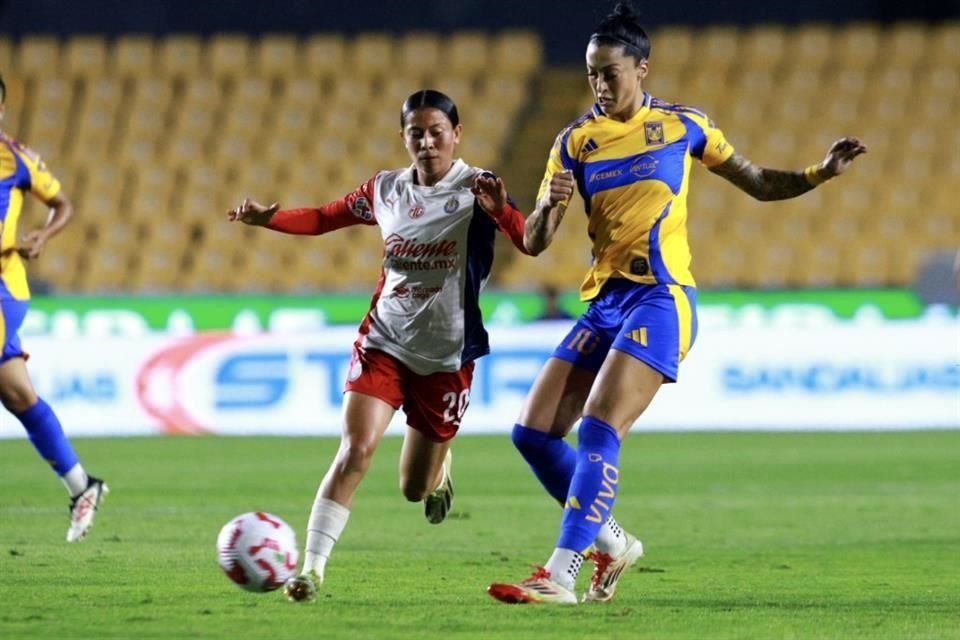 Blanca Félix estuvo atenta en sus intervenciones para evitar el gol de Tigres Femenil.