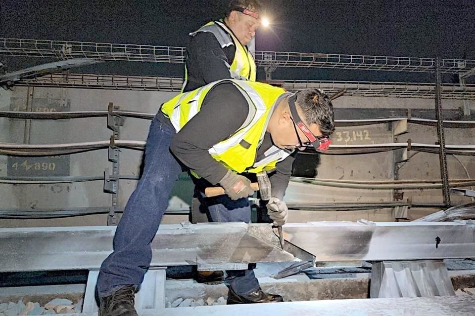 Cuadrillas trabajaron en la reparación del cortocircuito.