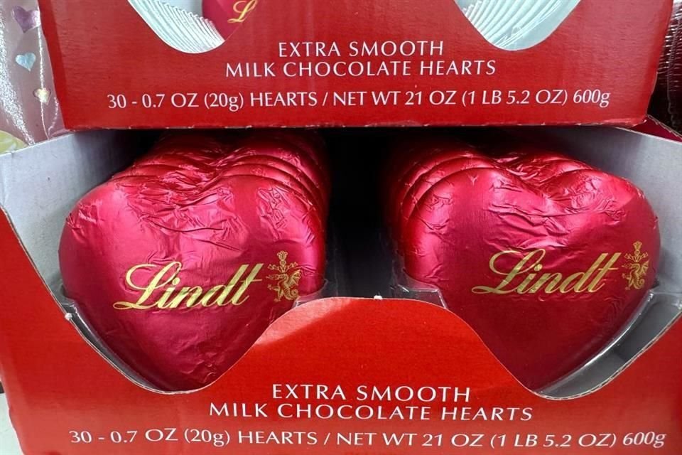 Lindt es una de las primeras empresas en anunciar un cambio de producción fuera de Estados Unidos para evitar aranceles de represalia de Canadá.