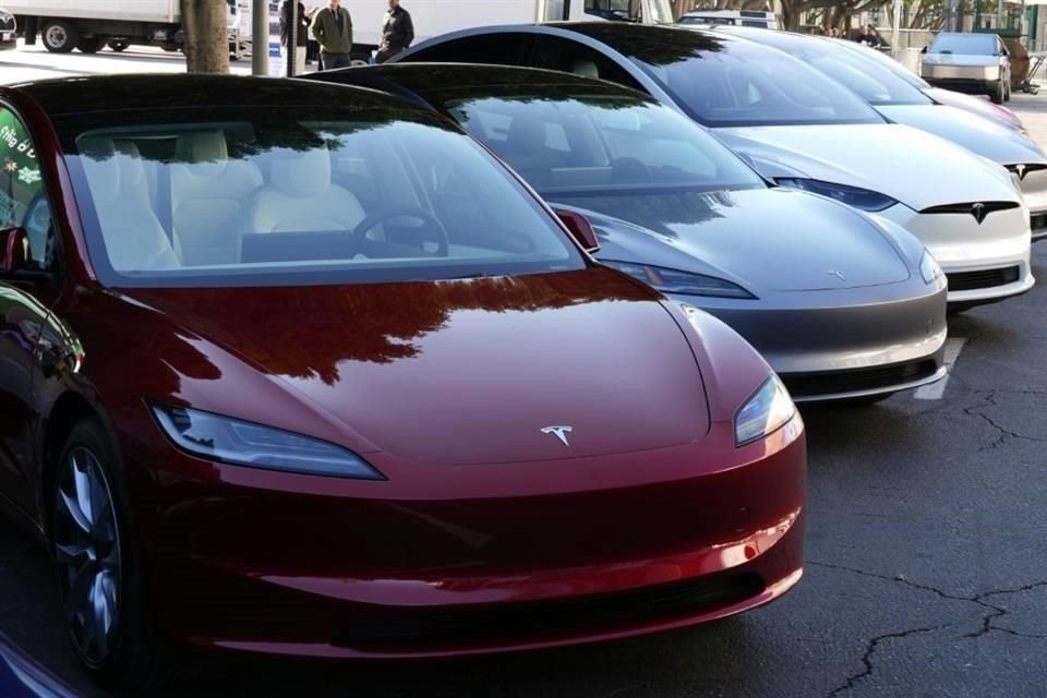 Tesla ofrece financiamiento con tasa anual del 0 por ciento para vehículos Model 3 y descuentos en las unidades más antiguas del Model Y.