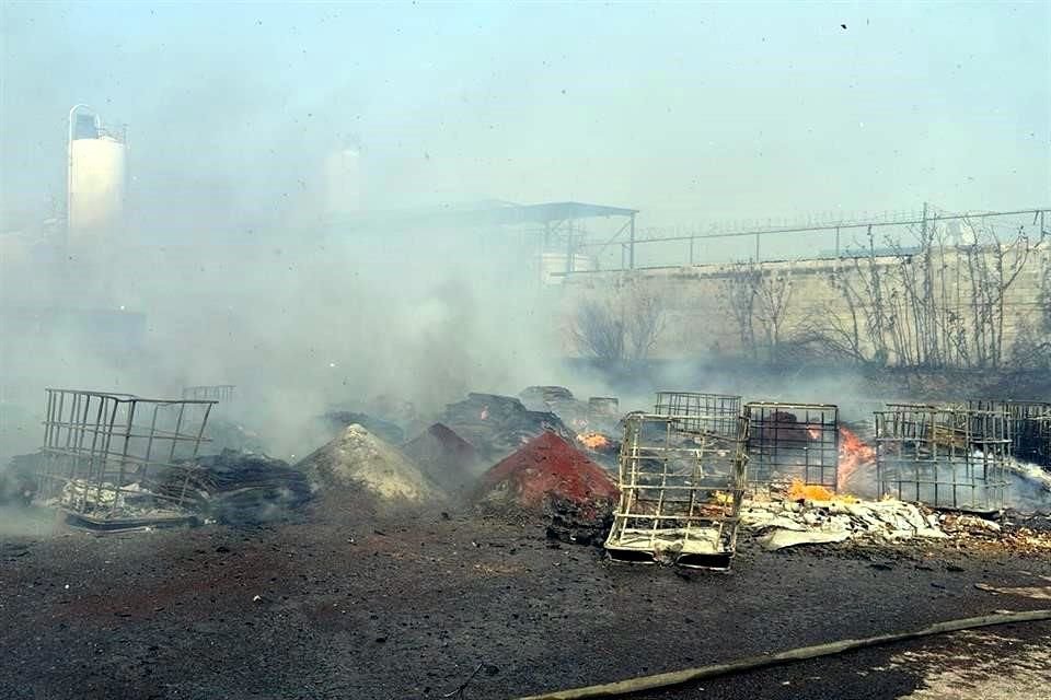 Un incendio fue reportado en el kilómetro 1 de la Carretera a García y Hacienda Santa María, en límites con Santa Catarina.