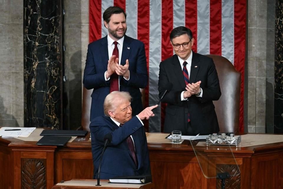 Donald Trump durante su primer discurso ante el Congreso de EU.