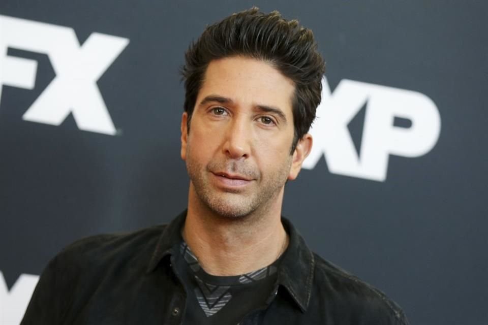 El actor David Schwimmer instó a los judíos de Hollywood a alzar la voz contra el antisemitismo y destacó la importancia de la solidaridad.