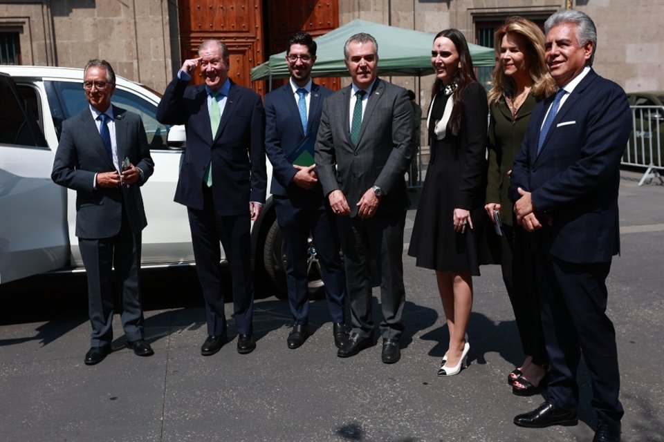 La Presidenta Sheinbaum se reunió con empresarios en Palacio Nacional, entre ellos Julio Carranza, presidente de la ABM; Pedro Casas, de American Chamber; y Francisco Cervantes, del CCE.