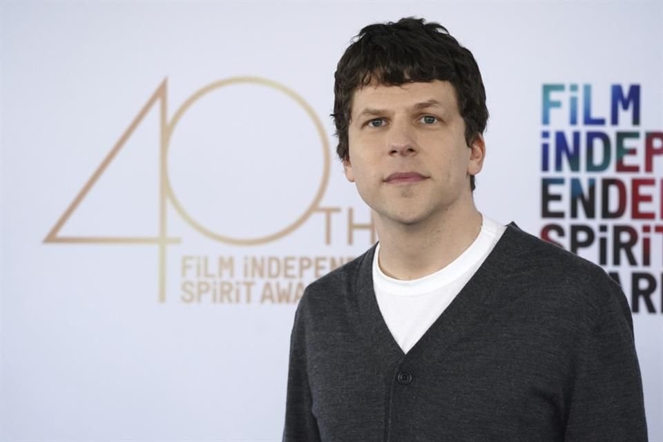 Eisenberg dijo que se inspiró para hacer Un Dolor Real tras la muerte de su tía abuela Doris, a los 106 años, en 2019.