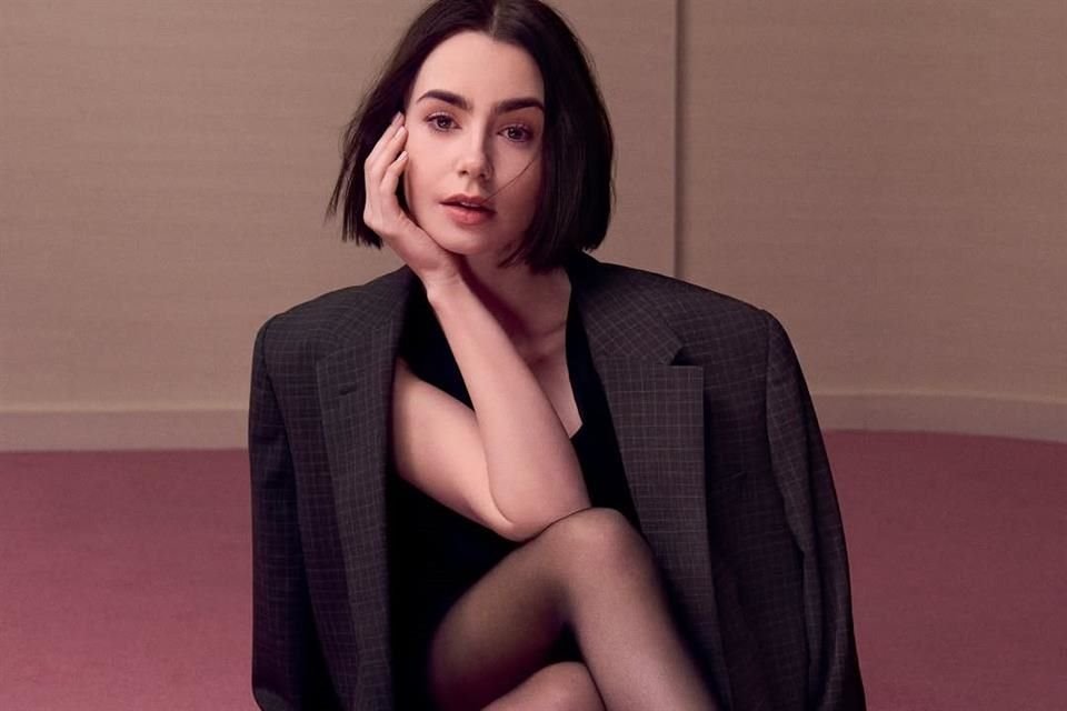 La actriz Lily Collins fue elegida como el nuevo rostro de la campaña Primavera 2025 de Calvin Klein, un sueño hecho realidad para la actriz.