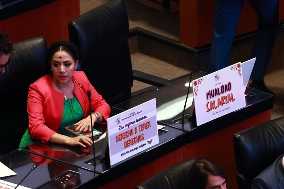 Senadoras de Oposición hablaron sobre feminicidios, salarios y educación.