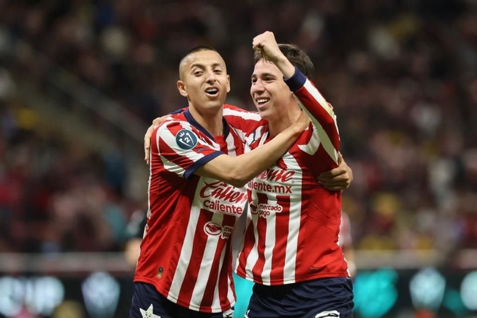 Con un autogol, Chivas tomó ventaja de 1-0 ante América en el duelo de Ida de los Octavos de Final de la Copa de Campeones de la CONCACAF.