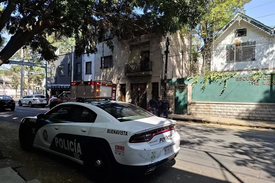 Vecinos de la Calle Fresno reportaron que del inmueble marcado con el número 177 emanaba un aroma a fétido, por lo que dieron aviso a las autoridades.