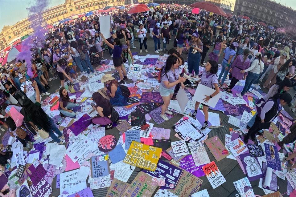 La marcha por el 8M concluyó con saldo blanco; tuvo una asistencia de más de 200 mil mujeres.