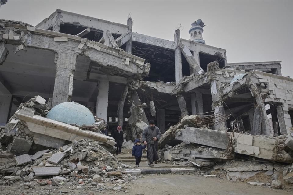 La mezquita Imam Shafi'I del distrito Zeitoun de Ciudad Gaza, que fue bombardeada por Israel, el 7 de marzo del 2025.