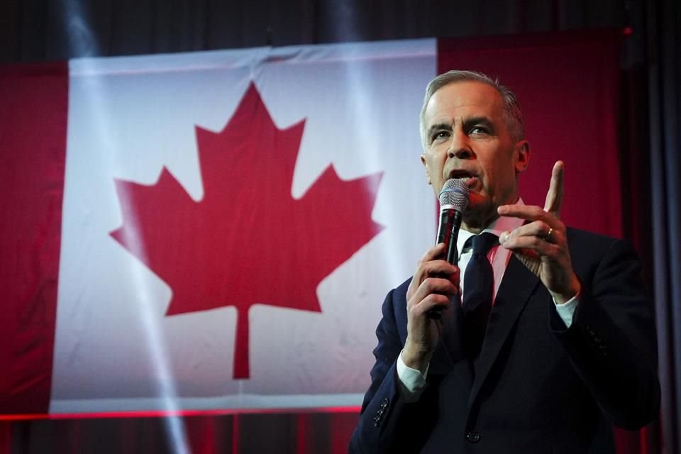 Mark Carney da un discurso durante el anuncio del liderazgo del Partido Liberal de Canadá, en Ottawa, el 9 de marzo.