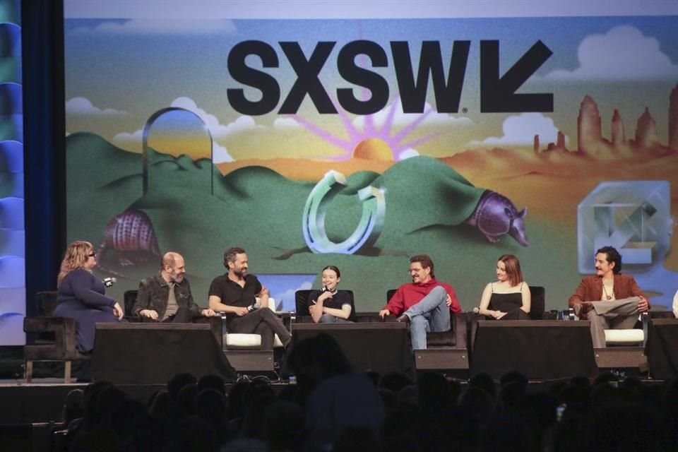 Gabriel Luna, Kaitlyn Dever, Isabela Merced y Young Mazino, quienes completan el elenco, también estuvieron presentes en el panel en Austin, Texas.