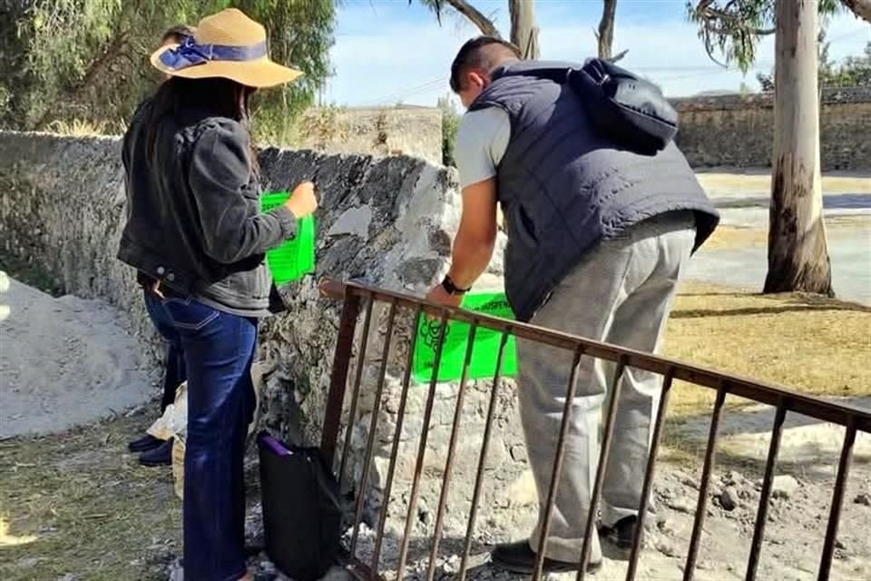 Personal del INAH colocó sellos de clausura en el área afectada del Conjunto Conventual de San Juan Bautista, en Cuautinchán, Puebla.