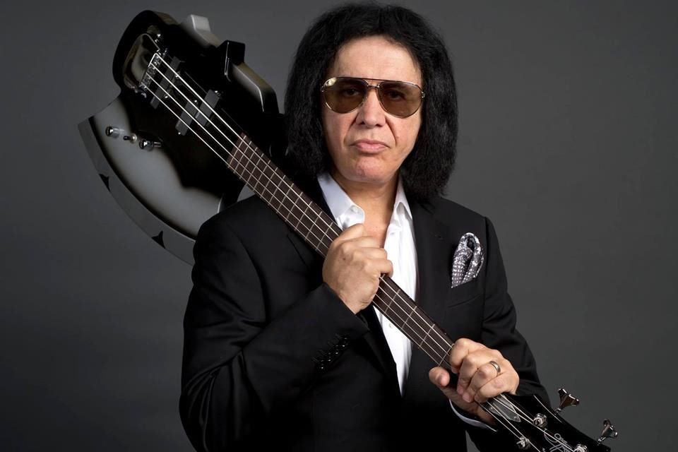 Si pagan poco más de 12 mil dólares, los fans de Gene Simmons podrán ser sus 'asistentes' en su próxima gira en solitario por EU.