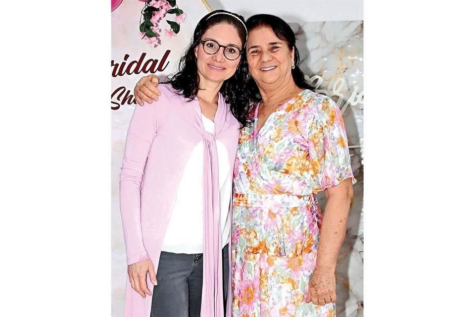 Olivia Olivar y Rebeca Carpio, mamá de Fátima Carpio