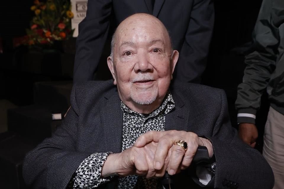 Rinden homenaje a Sergio Corona