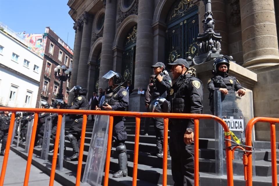 Los manifestantes fueron resguardados por elementos de la SSC.