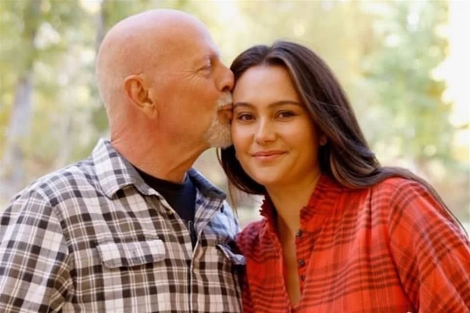 La esposa de Bruce Willis, Emma Heming, pidió apoyar a los cuidadores de personas enfermas, a raíz de la muerte de Gene Hackman.