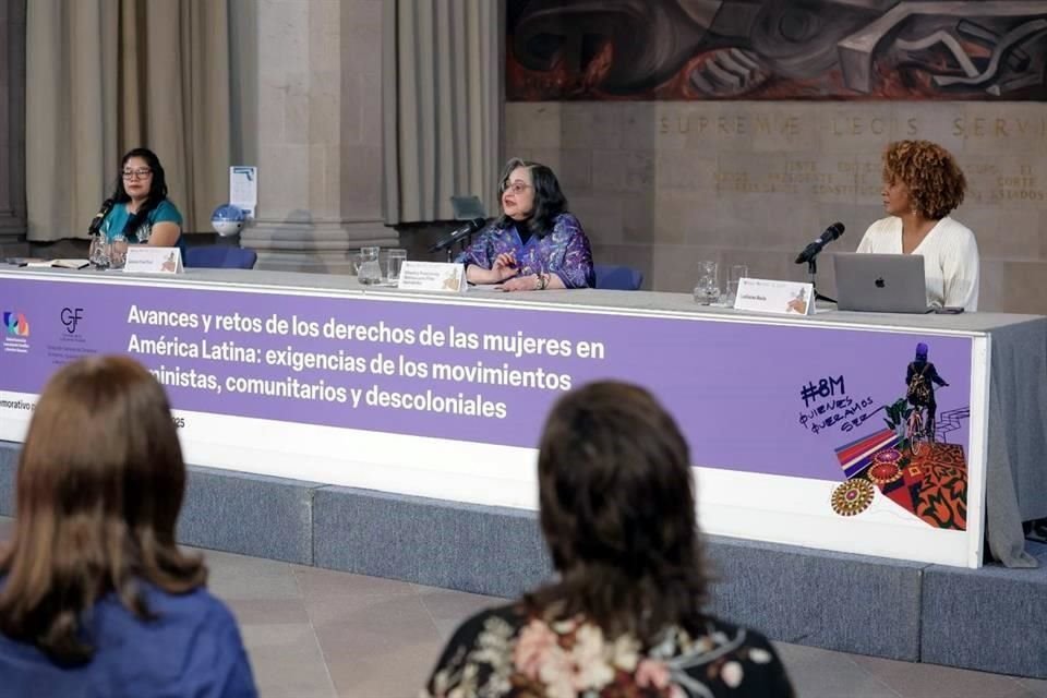 La Ministra participó en el encuentro sobre la construcción de una red de Centros de Estudios de Altas Cortes en América Latina.