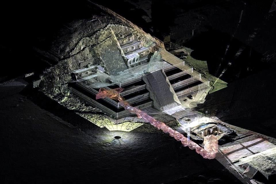 El proyecto ha explorado un túnel de 103 metros bajo la Pirámide de la Serpiente Emplumada en Teotihuacán. Entre los objetos hallados destacan flores en notable estado de conservación y esculturas.
