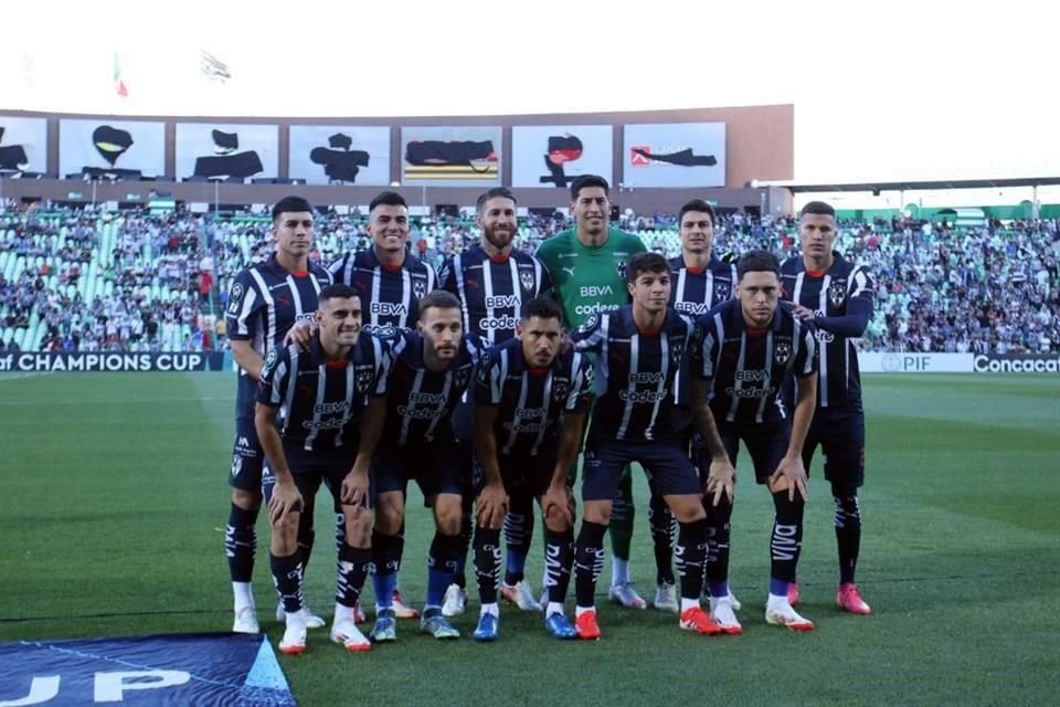 Así saltaron los Rayados al partido.