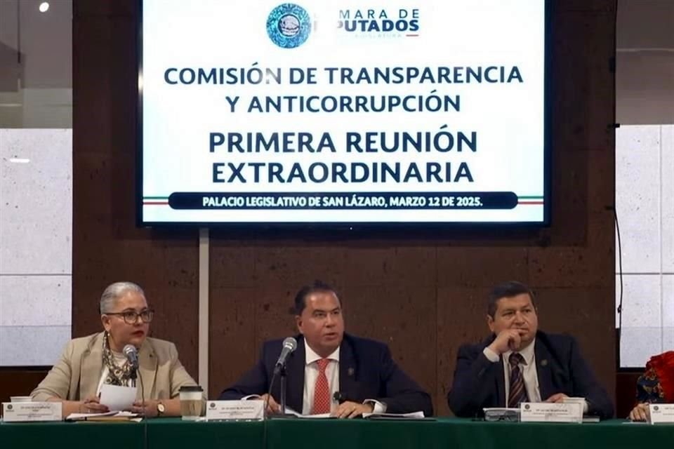 Sesión de la Comisión de Transparencia, donde avanzó la aprobación del 'INAI del Pueblo'.