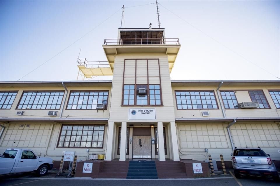 El edificio de la Oficina de Comisiones Militares, el 18 de abril de 2019, en la base naval de la bahía de Guantánamo, Cuba.