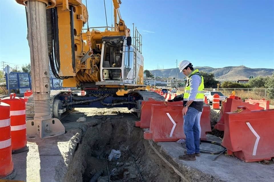 De acuerdo con un comunicado del Gobierno zacatecano, el proyecto Movilidad para el Bienestar (Mobi), en el que se inscribe el segundo piso de la vialidad, redujo ya la circulación a un carril.