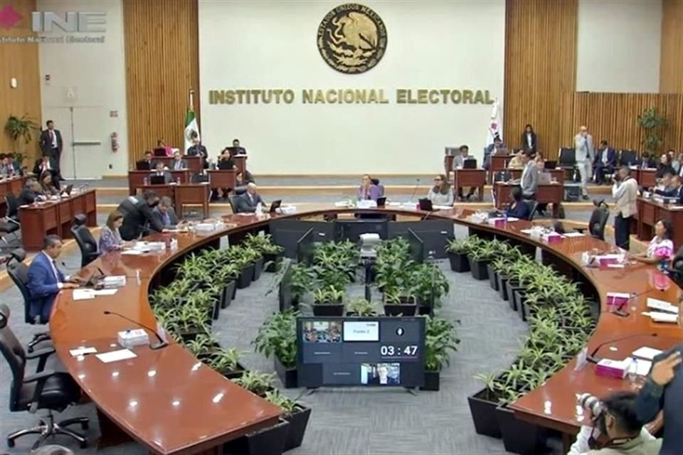 Luego que Tribunal Electoral echó abajo el tope único de 220 mil pesos para candidatos al Poder Judicial, el INE debate varias propuestas.