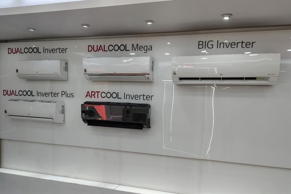 Los modelos Dualcool, los cuales prometen funciones avanzadas con la integración de Inteligencia Artificial, fueron centrales en la exposición de LG.