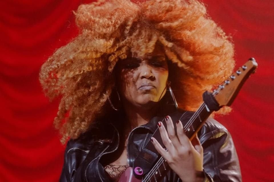 La cantautora se presentó la noche de este miércoles en el Wiltern de Los Ángeles para impulsar el lanzamiento de su próximo álbum, 'Lizzo in Real Life'.