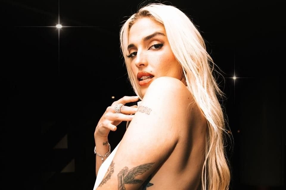 Elena Rose se enfoca en su carrera como cantante y prepara su primer concierto en el Lunario del Auditorio Nacional el 15 de mayo.