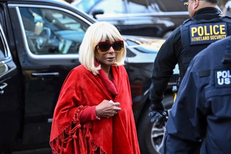 La madre de Diddy, Janice Combs, se presentó a la audiencia.