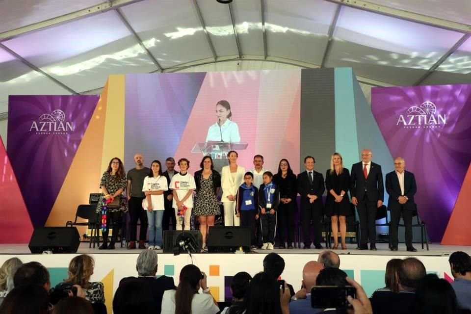 Organizadores y autoridades encabezaron la ceremonia de inauguración de la Feria Internacional del Libro Infantil y Juvenil Aztlán (FILIAZ) este viernes.