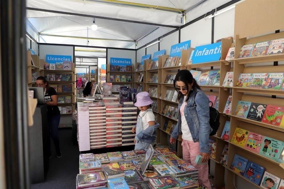 En su primera jornada, la feria comenzó a recibir a su público infantil.