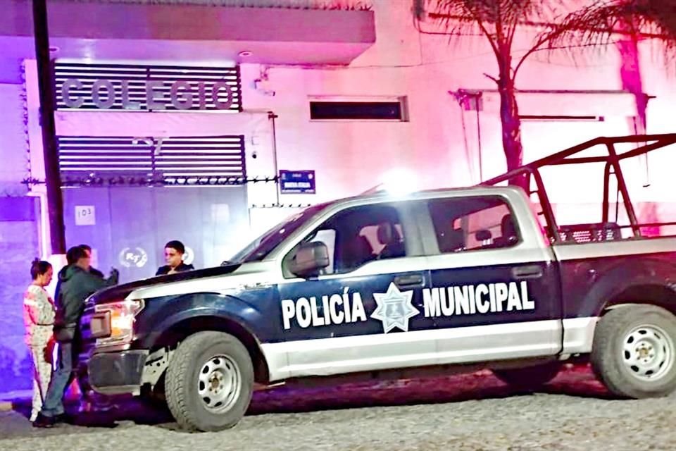 La Policía de este Municipio informó que policías le brindaron apoyo luego de recibir un reporte que los dirigió a Nueva España y Viento, en la Colonia Lázaro Cárdenas.