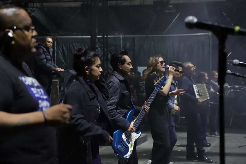 Los Ángeles Azules dedicarán su show en el Vive Latino a su padre, quien falleció recientemente, y brindarán emotiva cumbia llena de amor.