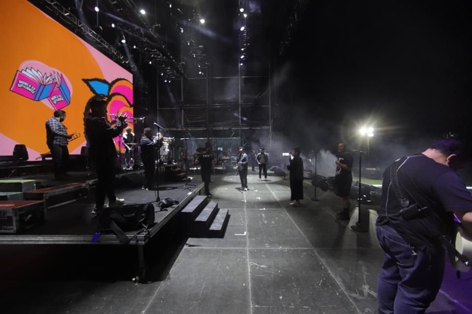 Probaron sonido y producción Los Ángeles Azules en el segundo escenario del Estadio GNP.