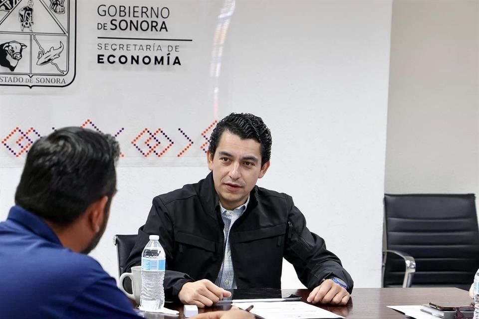 Roberto Gradillas Pineda, secretario de Economía y Turismo de Sonora, fue asaltado por un grupo armado en una carretera de Sinaloa.