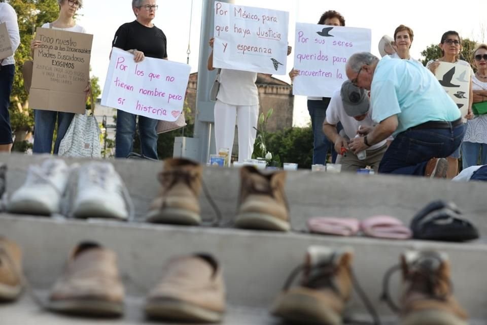 Protesta por parte de ciudadanos ante los hechos ocurridos en el rancho Izaguirre en Teuchitlán, Jalisco.