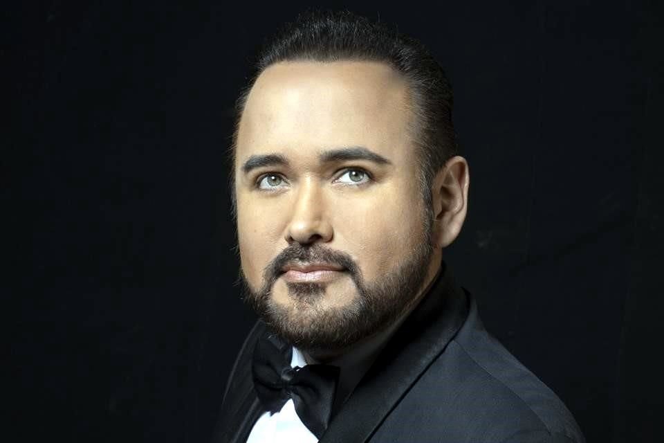 El tenor Javier Camarena dará en la gira una probadita del futuro que vislumbra para su voz con el repertorio francés.