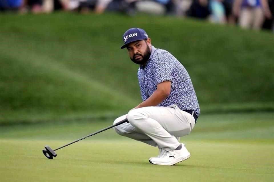 J.J. Spaun, por pulgadas, igualó con -12 golpes bajo par a Rory McIlroy en el hoyo 18 y deberá ir a un desempate.