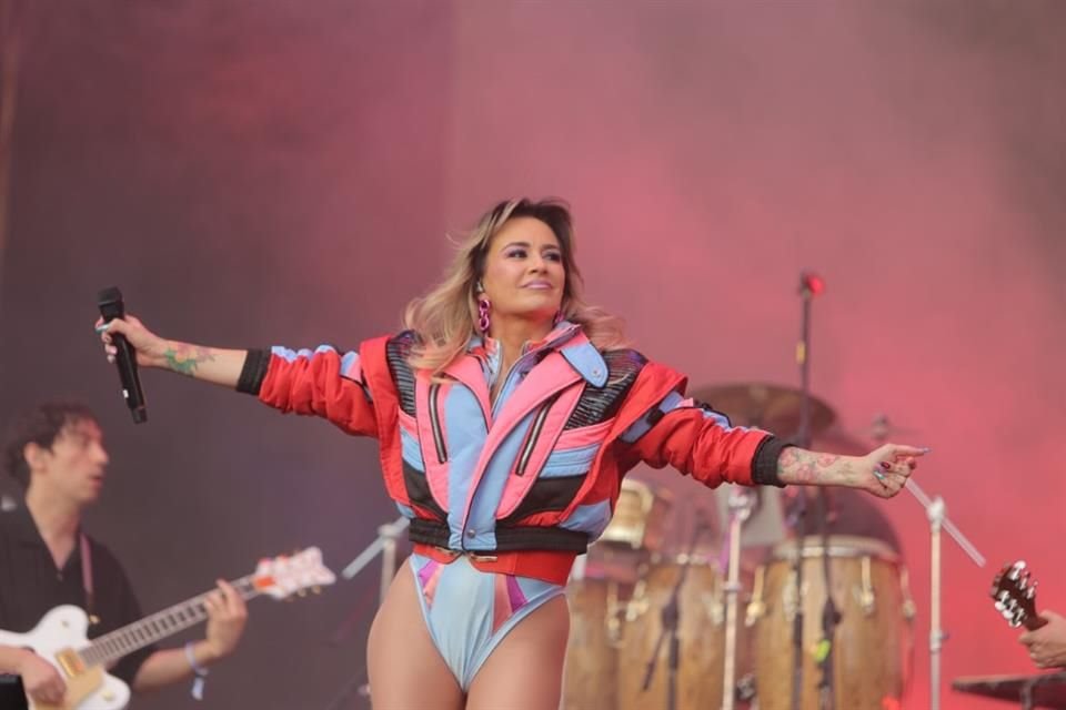 María José elevó los ánimos cantando un tema de Dulce.