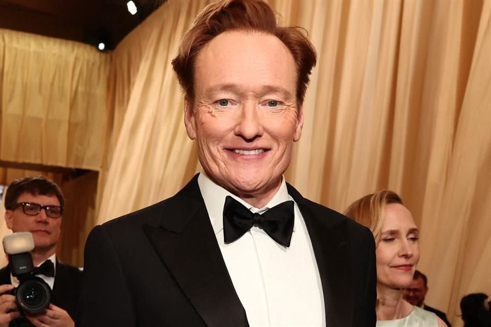 El comediante y escritor Conan O'Brien retomará las labores de conductor del Óscar en la edición de 2026, a realizarse el 15 de marzo.