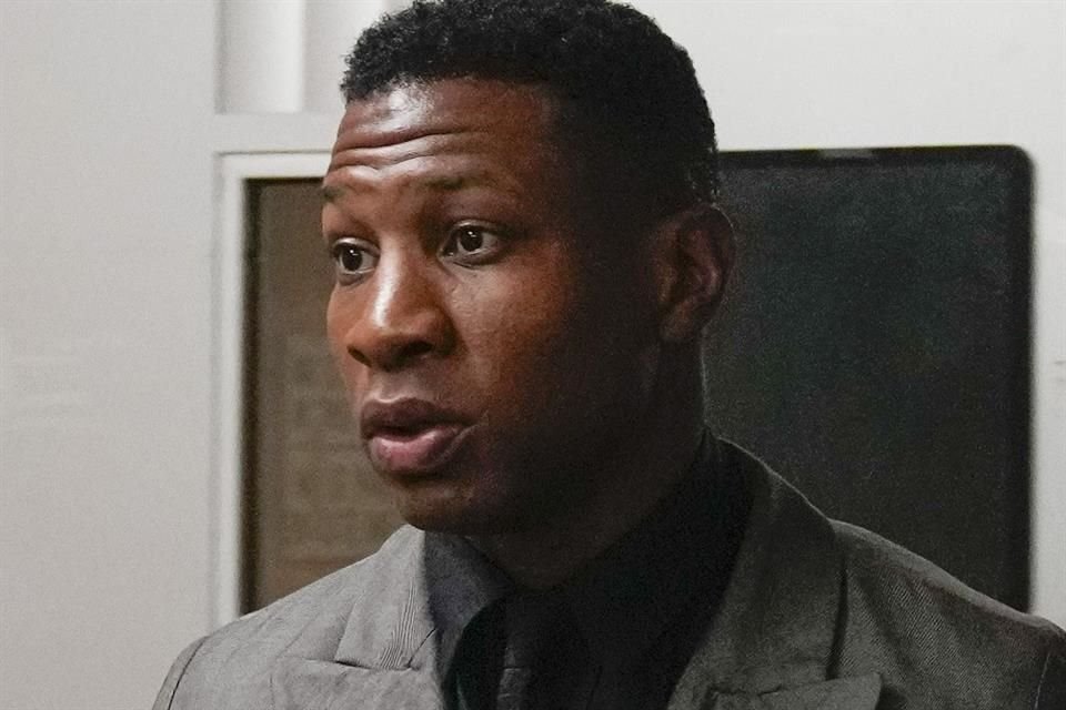 El actor Jonathan Majors admitió en un audio filtrado haber agredido y estrangulado a su ex novia Grace Jabbari en 2022.