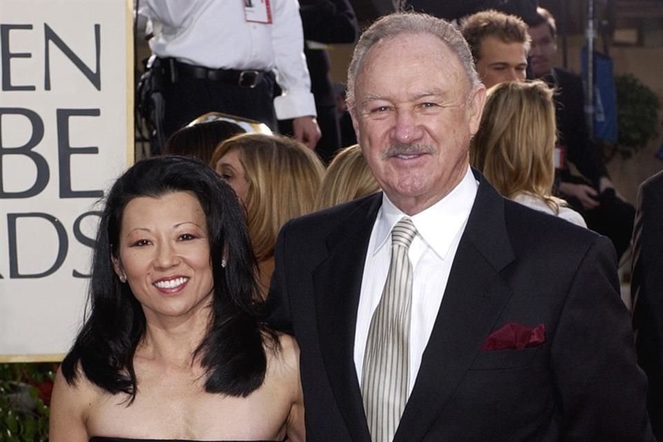 Betsy Arakawa, esposa del actor Gene Hackman, pidió asesoramiento médico vía telefónica antes de morir según nuevos reportes policiales.